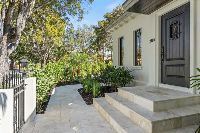 2100 Lake Avenue, West Palm Beach, FL 33401