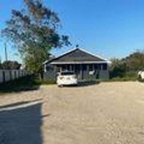 7525 Sanders Road, Rosharon, TX 77583