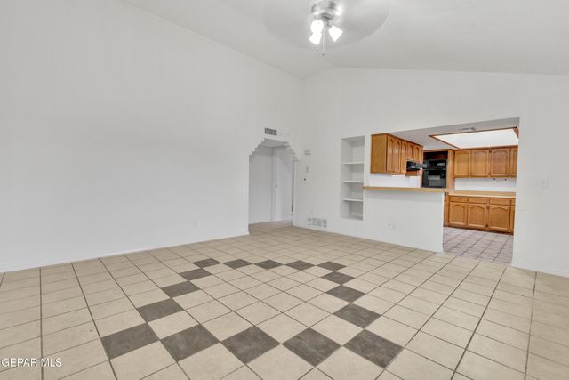 3700 LA LUZ Avenue, B, El Paso, TX 79903