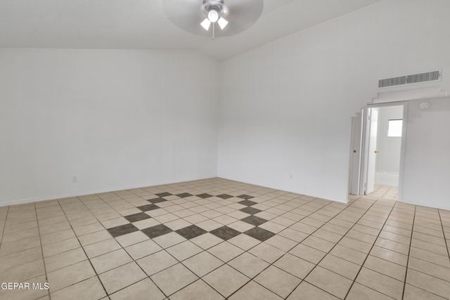 3700 LA LUZ Avenue, B, El Paso, TX 79903