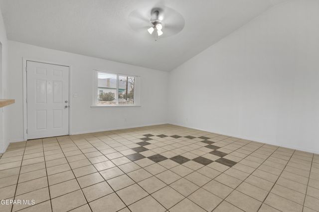 3700 LA LUZ Avenue, B, El Paso, TX 79903