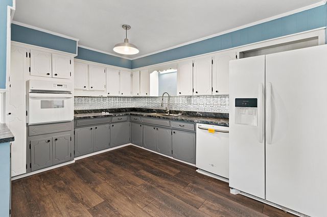 156 W 3rd Avenue, Calvert City, KY 42029