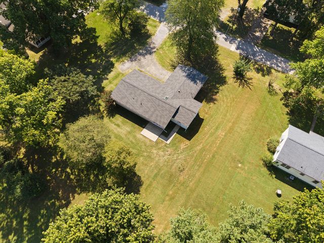 156 W 3rd Avenue, Calvert City, KY 42029