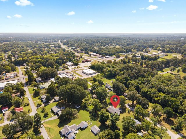 156 W 3rd Avenue, Calvert City, KY 42029