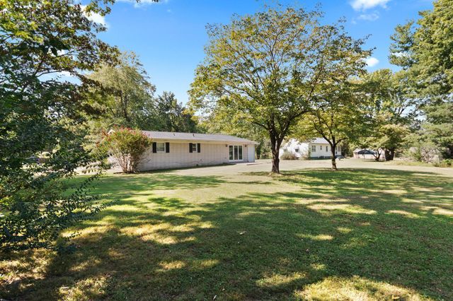 156 W 3rd Avenue, Calvert City, KY 42029