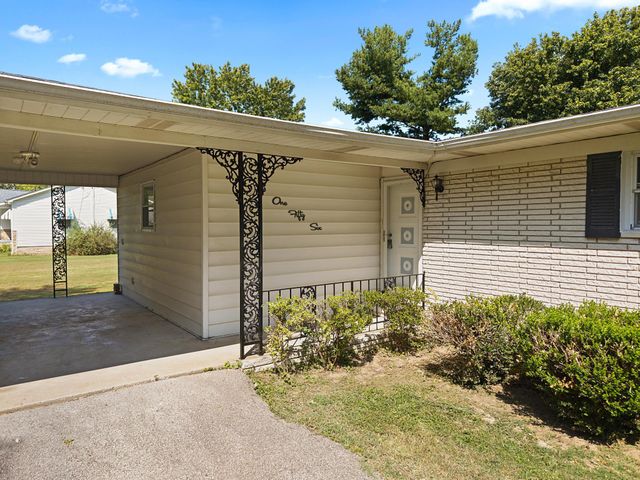 156 W 3rd Avenue, Calvert City, KY 42029