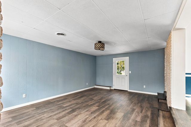 156 W 3rd Avenue, Calvert City, KY 42029
