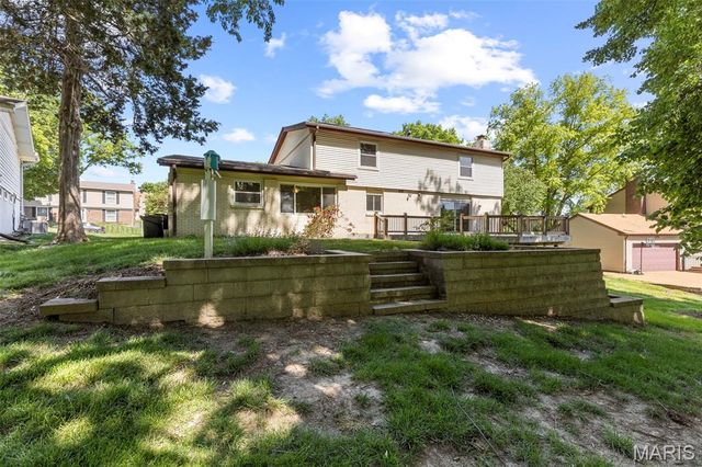 543 Westernmill Drive, Chesterfield, MO 63017