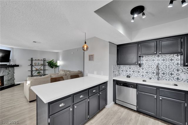 7937 Diamond Rock Way 202, Las Vegas, NV 89128