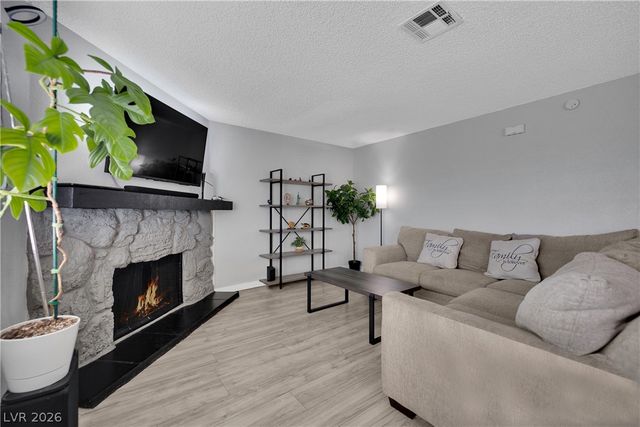 7937 Diamond Rock Way 202, Las Vegas, NV 89128