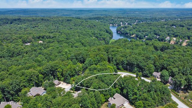 153 Trentwood Drive, Crossville, TN 38558