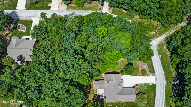 153 Trentwood Drive, Crossville, TN 38558