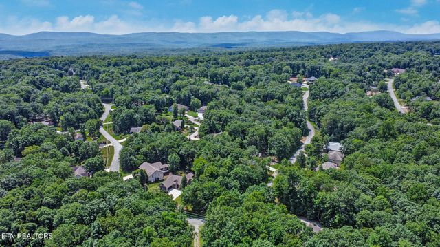 153 Trentwood Drive, Crossville, TN 38558