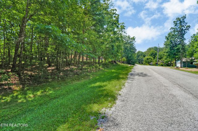 153 Trentwood Drive, Crossville, TN 38558