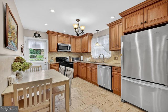 112 WALNUT HILL LN, Havertown, PA 19083