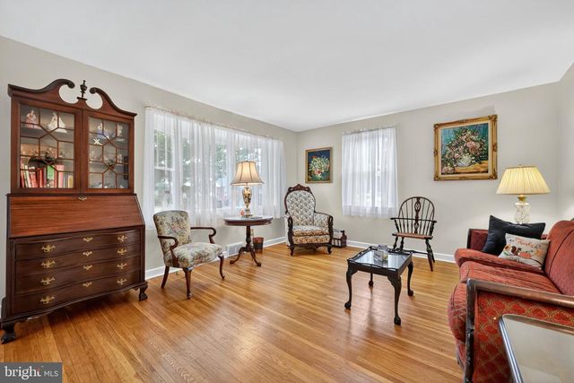 112 WALNUT HILL LN, Havertown, PA 19083