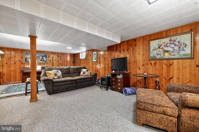 112 WALNUT HILL LN, Havertown, PA 19083