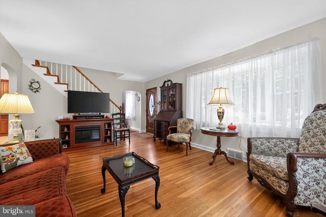 112 WALNUT HILL LN, Havertown, PA 19083
