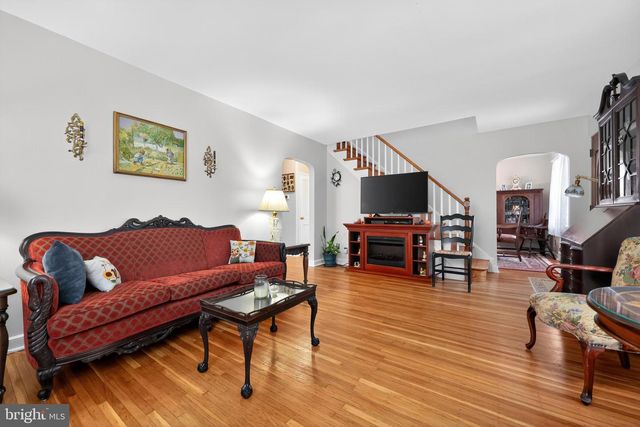 112 WALNUT HILL LN, Havertown, PA 19083