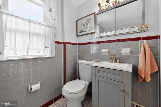 112 WALNUT HILL LN, Havertown, PA 19083