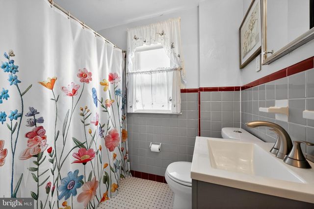 112 WALNUT HILL LN, Havertown, PA 19083