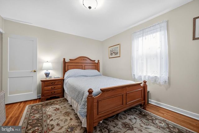 112 WALNUT HILL LN, Havertown, PA 19083
