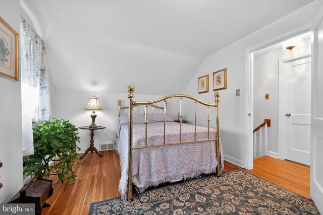 112 WALNUT HILL LN, Havertown, PA 19083