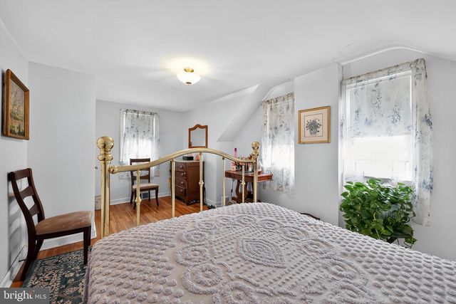 112 WALNUT HILL LN, Havertown, PA 19083