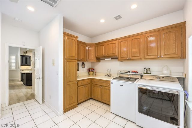 2421 La Seyne Court, Las Vegas, NV 89128