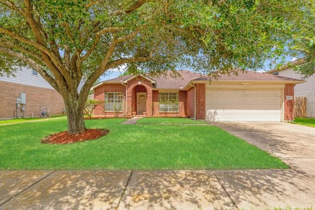 2210 Elm Forest Drive, Pearland, TX 77584