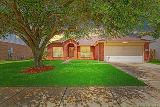 2210 Elm Forest Drive, Pearland, TX 77584