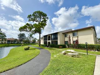 327 Knotty Pine Circle B-2, Greenacres, FL 33463