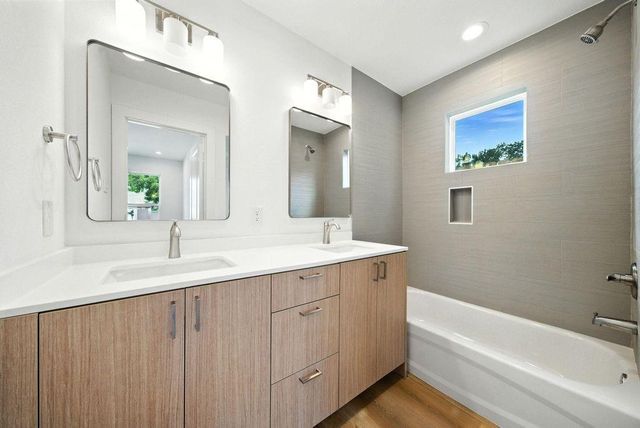 8114 Count Street A, Houston, TX 77028