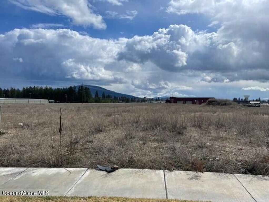 784 W FRYEBURG AVE, Hayden, ID 83835 photo 2
