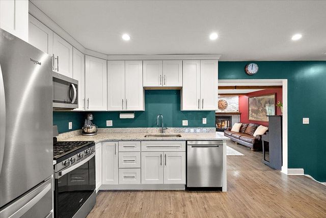 15621 Cox Street, Clinton Township, MI 48038