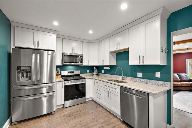 15621 Cox Street, Clinton Township, MI 48038