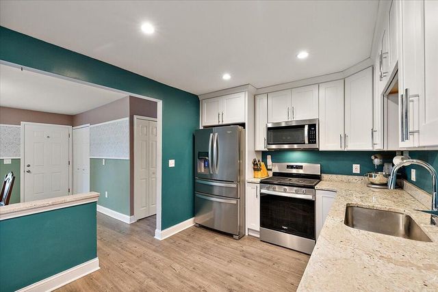 15621 Cox Street, Clinton Township, MI 48038