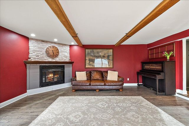 15621 Cox Street, Clinton Township, MI 48038