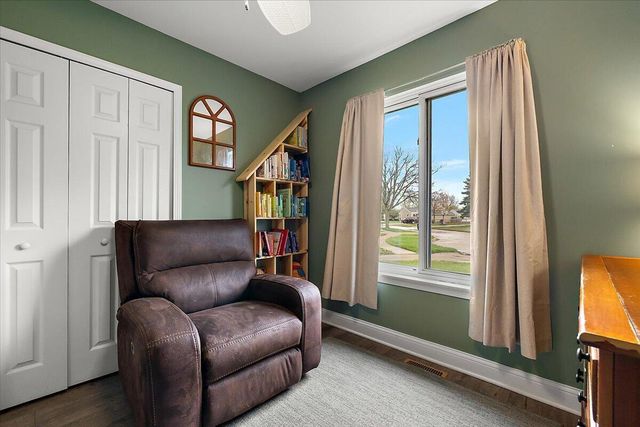 15621 Cox Street, Clinton Township, MI 48038