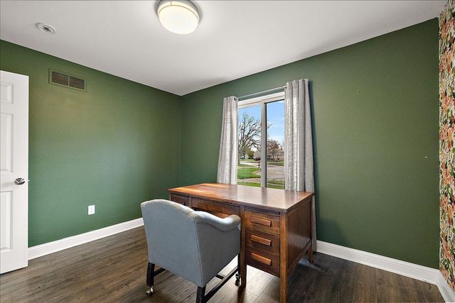 15621 Cox Street, Clinton Township, MI 48038