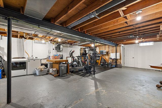 15621 Cox Street, Clinton Township, MI 48038