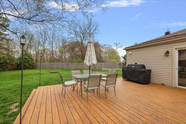 15621 Cox Street, Clinton Township, MI 48038