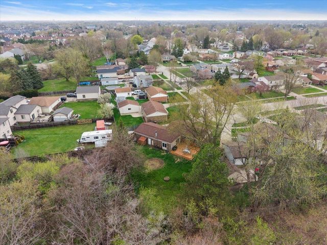 15621 Cox Street, Clinton Township, MI 48038