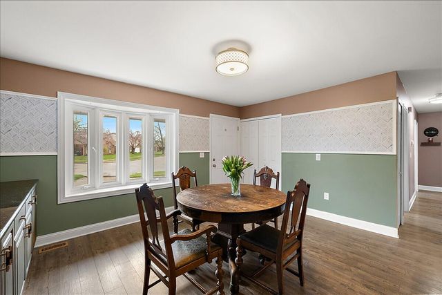 15621 Cox Street, Clinton Township, MI 48038