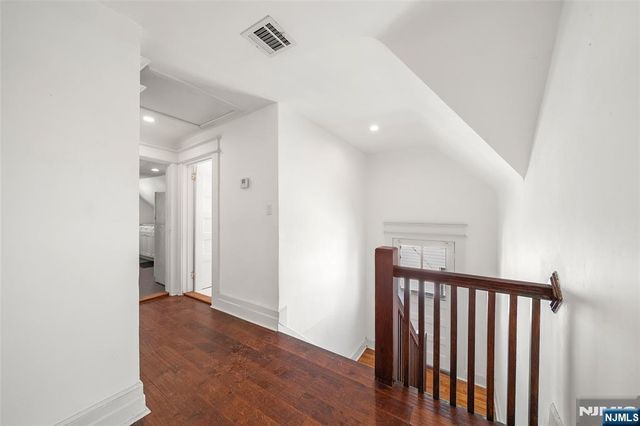 4 Francis Place 2, Montclair, NJ 07042