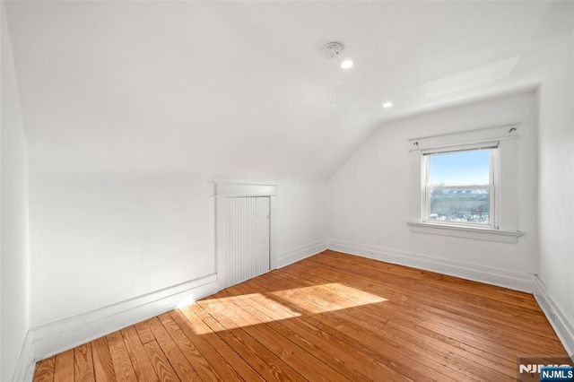 4 Francis Place 2, Montclair, NJ 07042