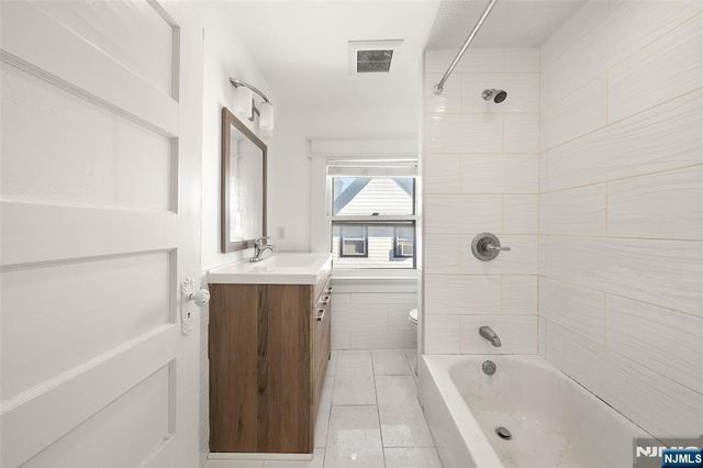 4 Francis Place 2, Montclair, NJ 07042