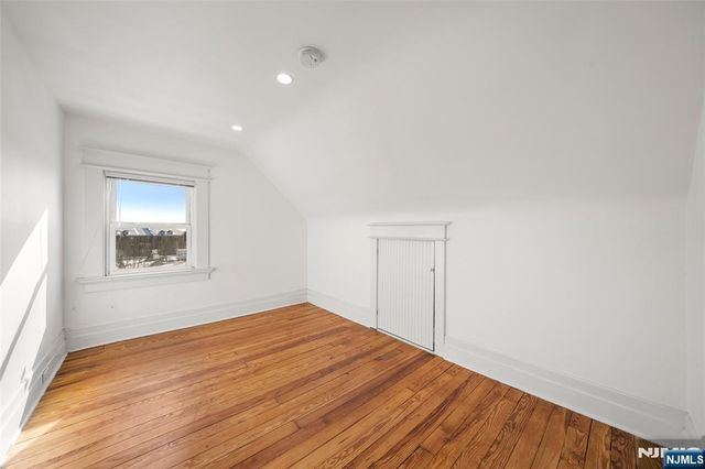 4 Francis Place 2, Montclair, NJ 07042