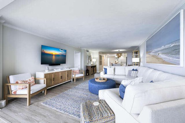 44 Yacht Club Drive 210, North Palm Beach, FL 33408