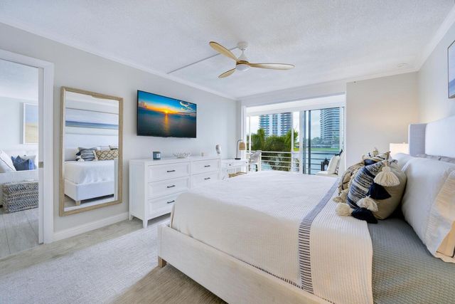 44 Yacht Club Drive 210, North Palm Beach, FL 33408